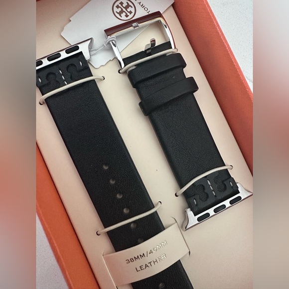 NWT! New! Tory Burch Apple Watch Band 38/40mm -Mcgraw Leather -Black - Picture 1 of 11
